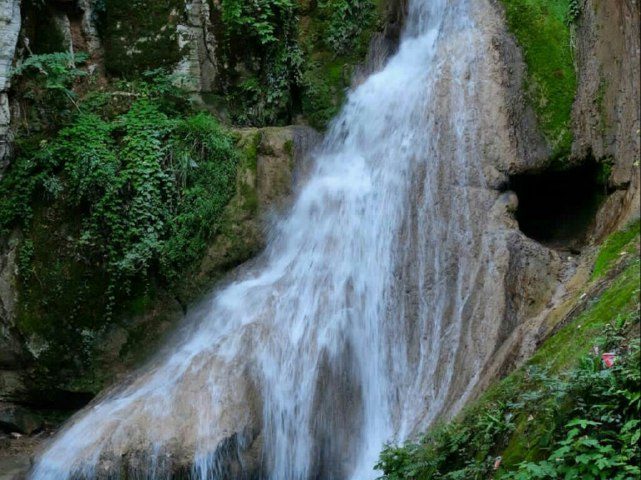 آبشار لوه گلستان

•